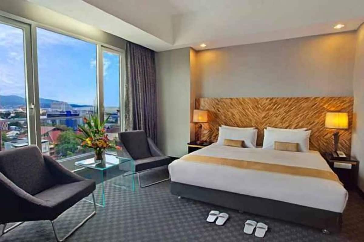 Minibar, in-room safe, desk, soundproofing