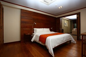Superior Two-Bedroom Apartment  | In-room safe, desk, iron/ironing board, free cribs/infant beds - VC@Suanpaak Hotel & Serviced Apartments (Chiang Mai)