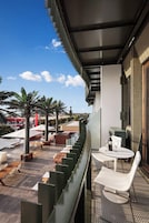Executive Studio with Ocean View | Balcony