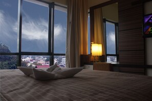 Junior Suite | Minibar, in-room safe, desk, free WiFi