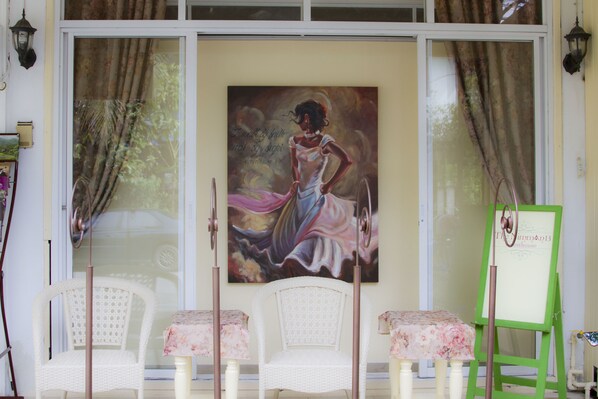 บริเวณประตูทางเข้า