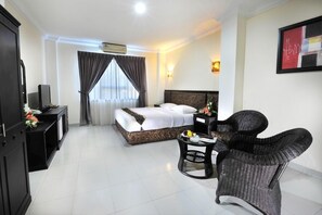 Minibar, in-room safe, free WiFi - Gaja Hotel (Pekanbaru)