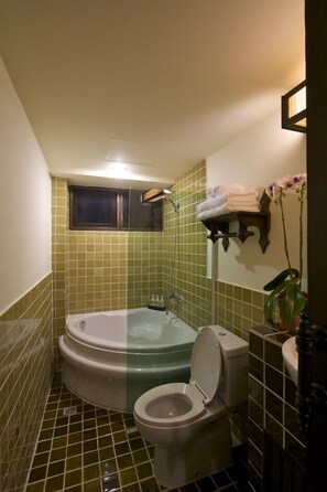 Quarto luxo | Banheira de hidromassagem particular