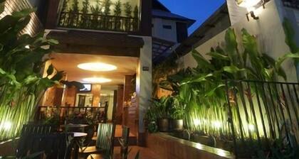 Anoma Boutique House