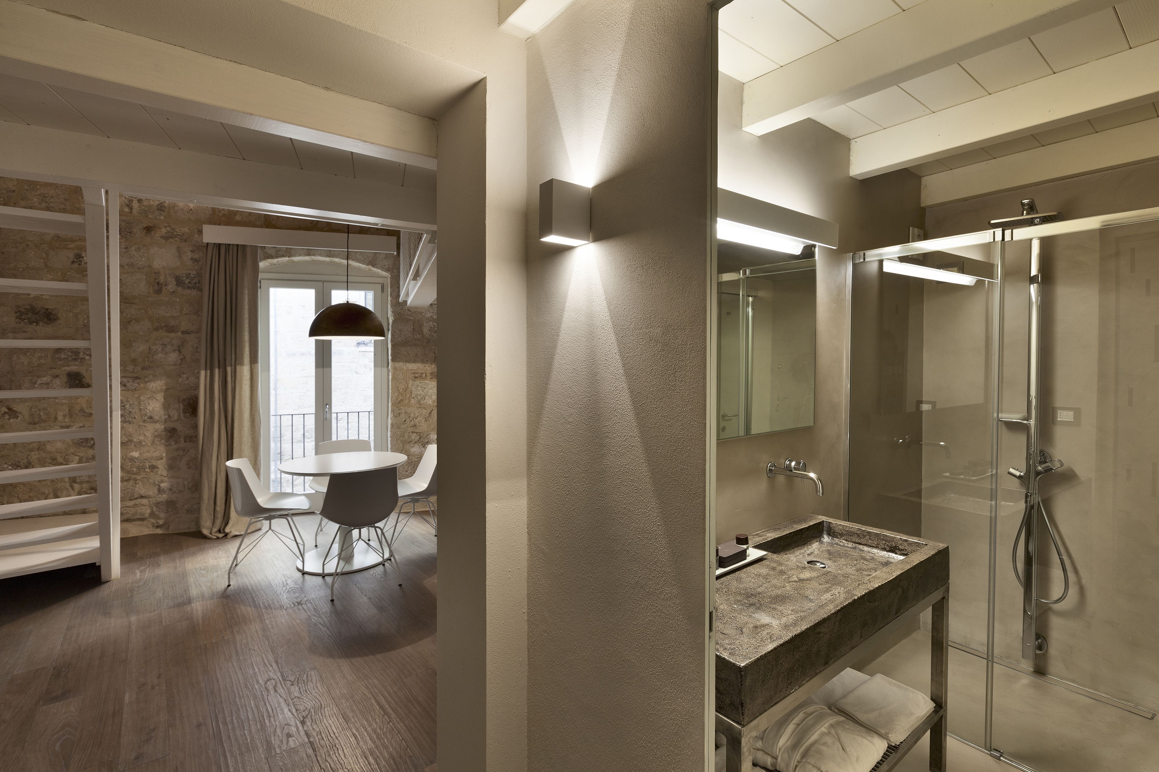 Estudio estándar | Baño | Regadera, regadera tipo lluvia, amenidades de baño gratuitas 