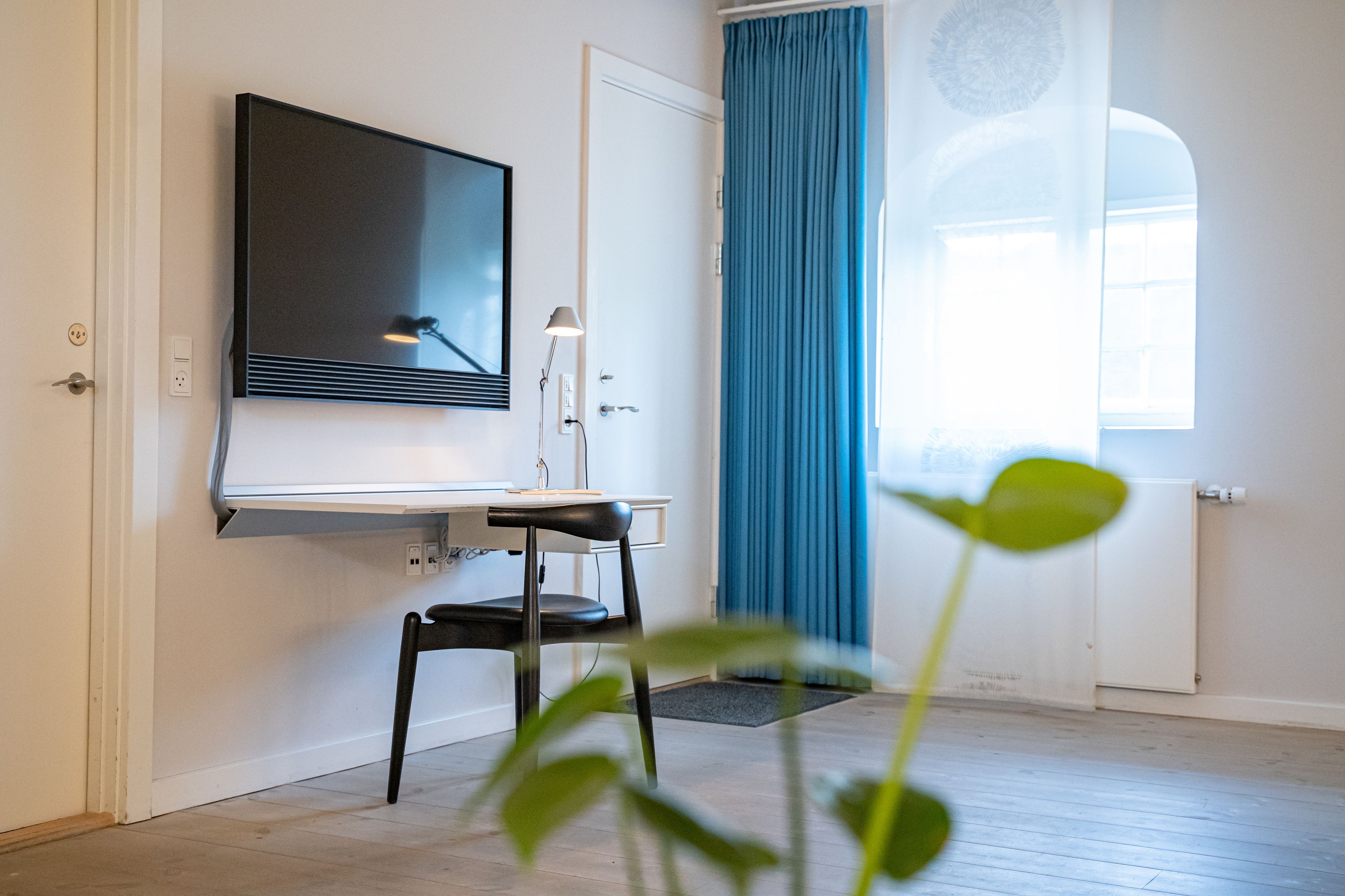 junior suite, bathtub | 1 bedroom, premium bedding, desk, blackout curtains