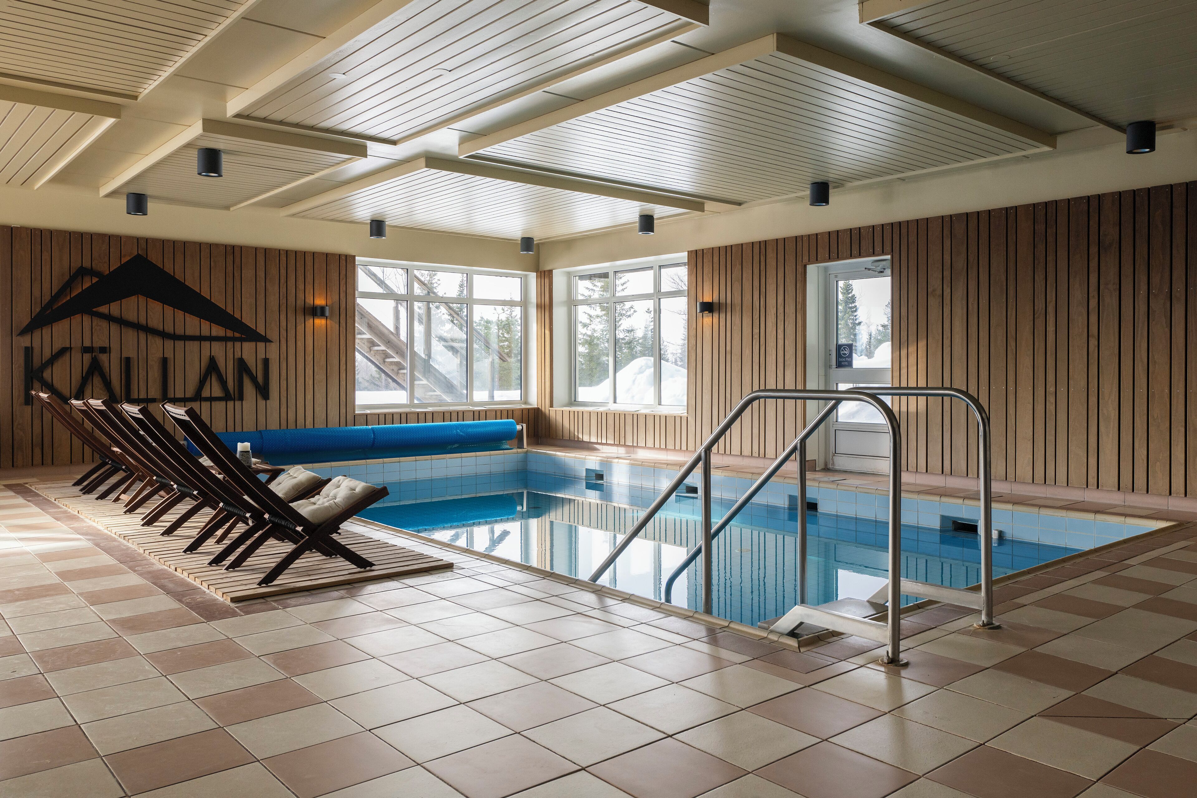 室內游泳池和季節性室外游泳池