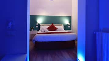 Quarto casal ou duplo standard | Lençóis italianos Frette, escrivaninha, cortinas blackout