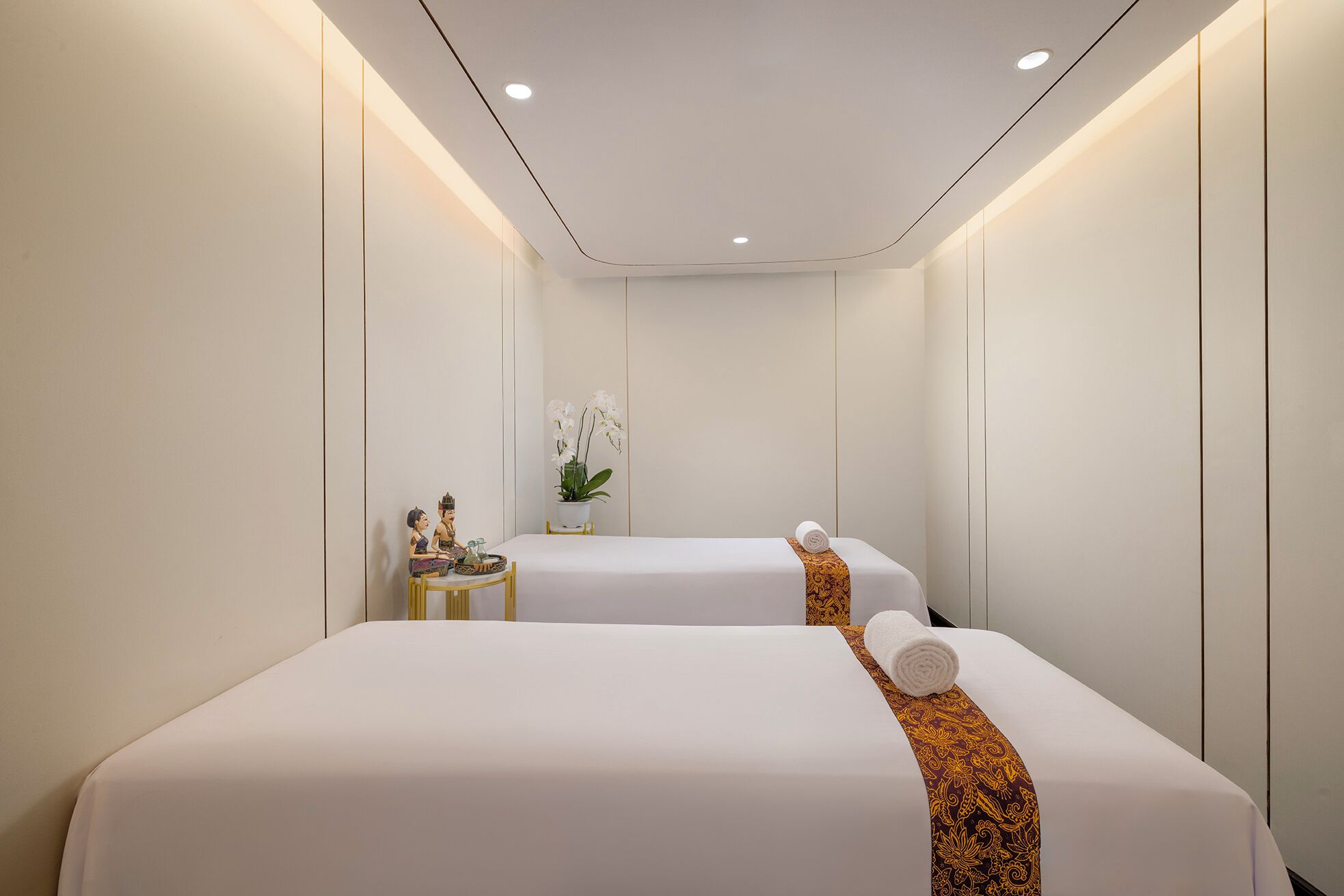 Aromatherapy, reflexology, massages