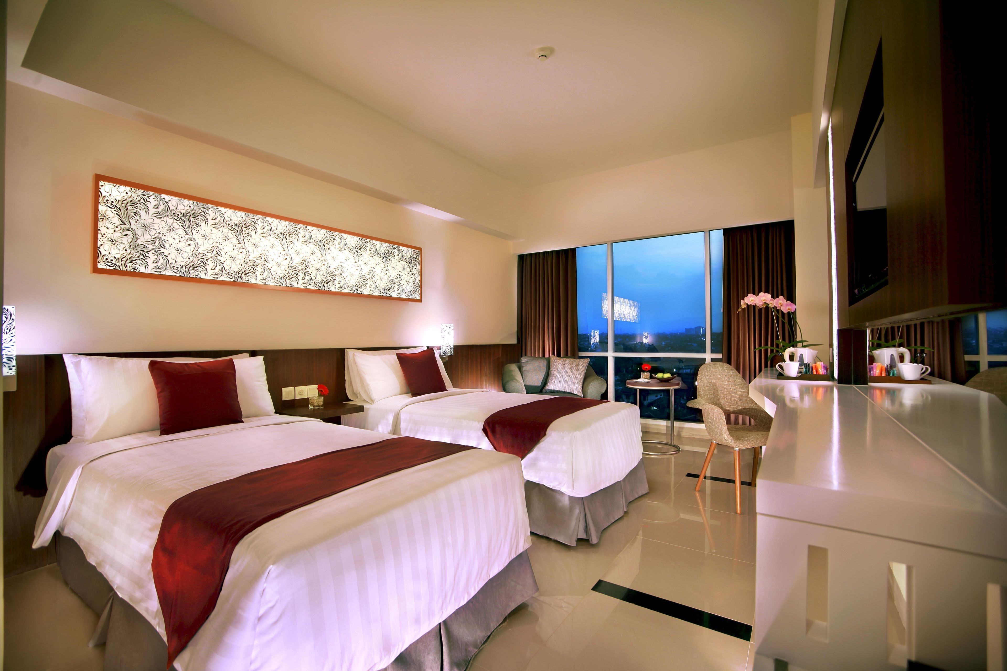 premium bedding, in-room safe, desk, laptop workspace