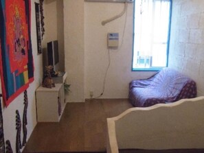 Single Room, Shared Bathroom | Free WiFi, bed sheets - Miconos Resort Minamikaze - Hostel (Naha)