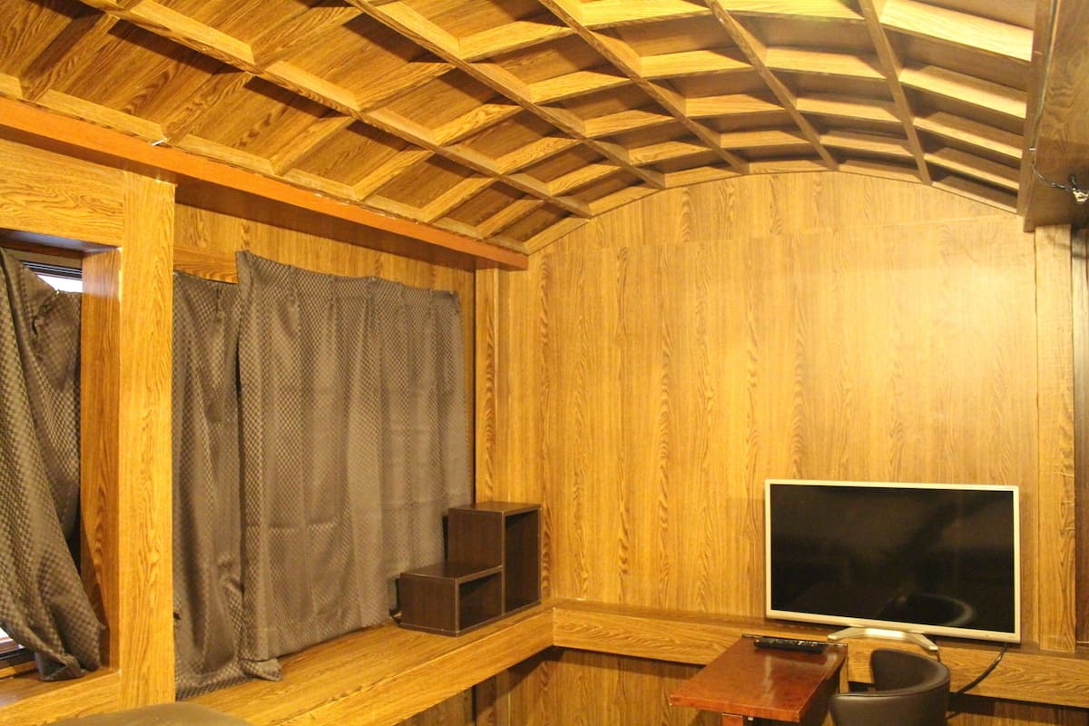 Double Room, Shared Bathroom | Free WiFi, bed sheets