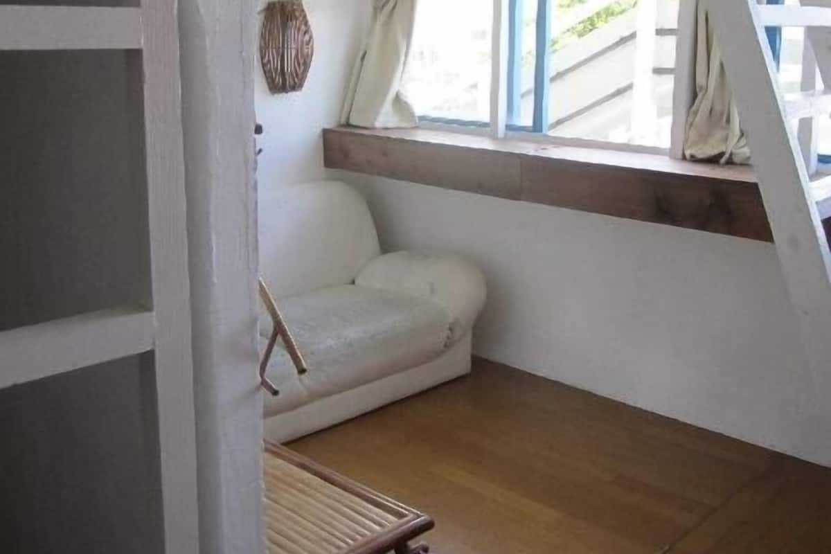 Family Room, Shared Bathroom | Free WiFi, bed sheets