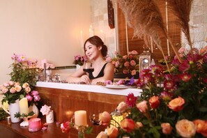 Aromatherapy, Thai massages, massages - Rosario Oasis Resort - SHA Plus (San Sai)