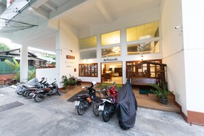 Property entrance - Chiang Mai Mansion (Chiang Mai)