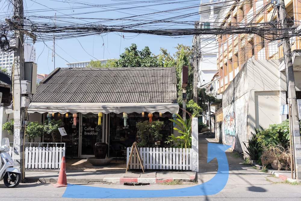 Chiang Mai Mansion (Night Bazaar) by null