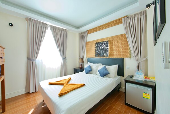 In-room safe, individually decorated, individually furnished, desk