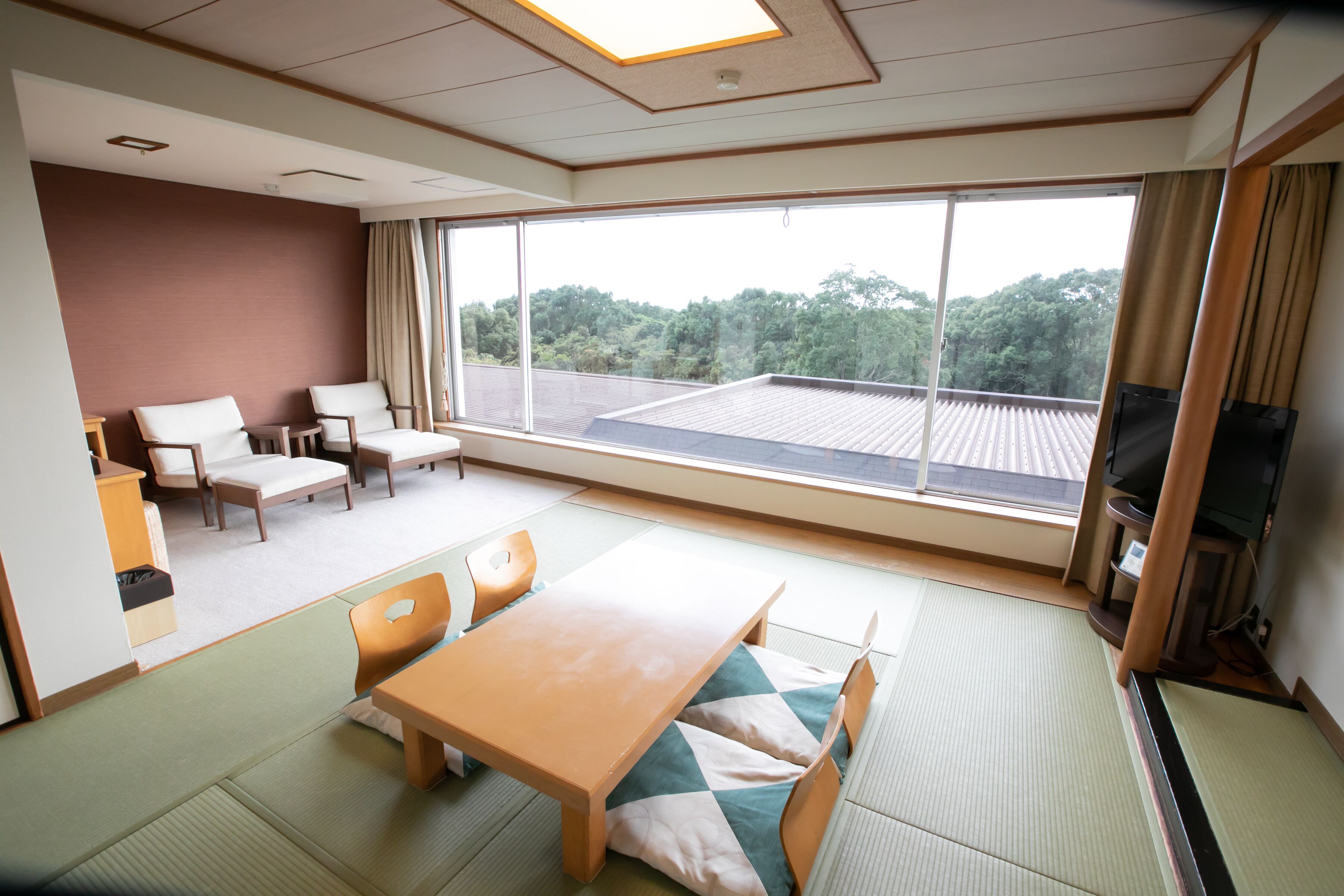 in-room safe, blackout curtains, free wifi, bed sheets