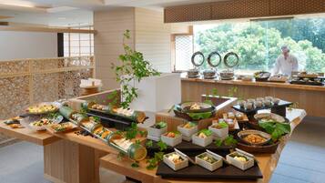 Daily buffet breakfast (JPY 3520 per person)