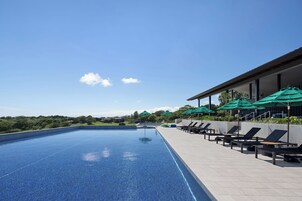Seasonal outdoor pool, pool umbrellas