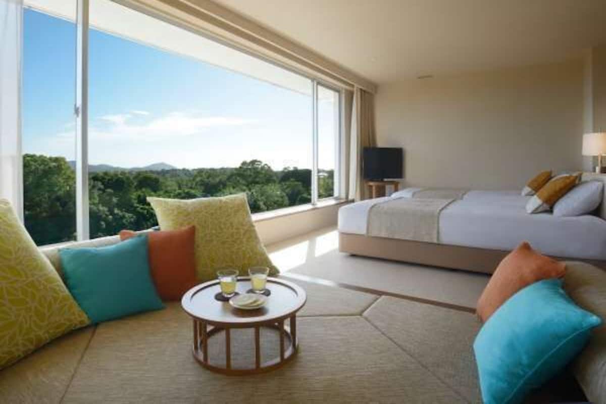 In-room safe, laptop workspace, blackout curtains, free WiFi