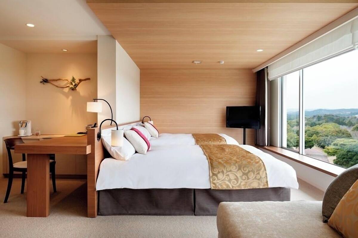 Camera Premier | Una cassaforte in camera, una scrivania, tende oscuranti, Wi-Fi gratuito