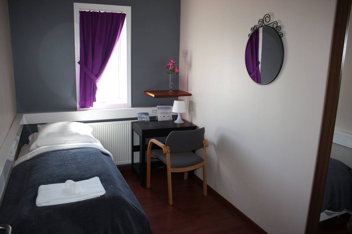 Chambre Simple, salle de bains commune