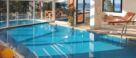 Piscina coperta, piscina all'aperto