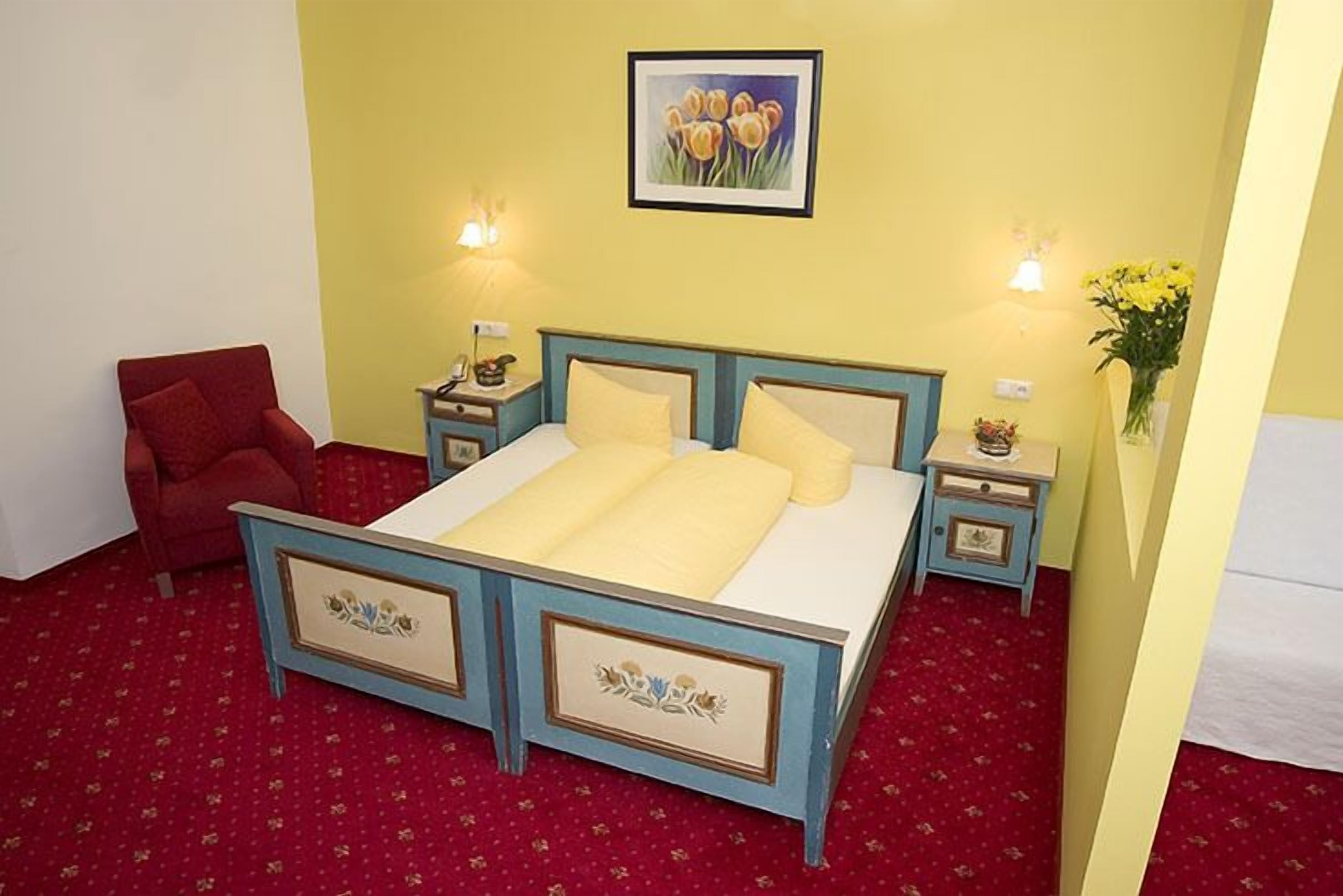 Standard Double Room | Hypo-allergenic bedding, free cribs/infant beds, free WiFi, bed sheets