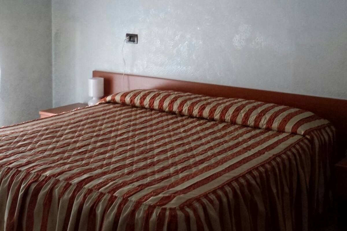 In-room safe, desk, rollaway beds, free WiFi