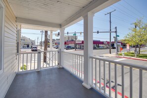 Appartement Familial, 2 chambres, balcon, en angle (Studio Apartment ) | Terrasse/Patio