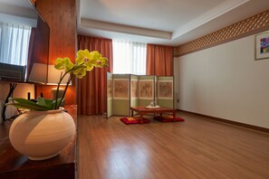 Korean Style Ondol Room | Premium bedding, down comforters, Select Comfort beds, in-room safe - Gyeongju GG Tourist Hotel (Gyeongju)