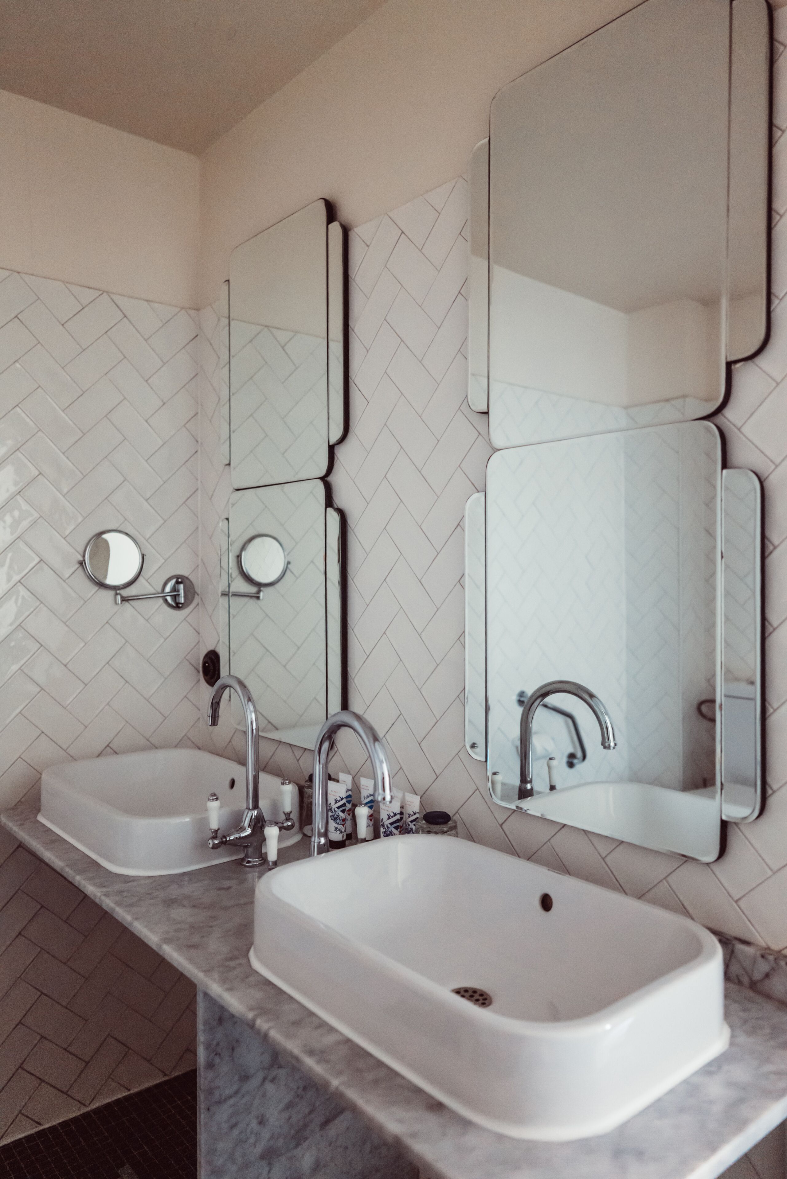 suite | bathroom | free toiletries, hair dryer, towels