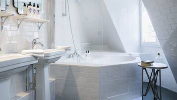 Junior Suite | Bathroom