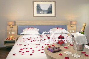 In-room safe, soundproofing, iron/ironing board, free cribs/infant beds