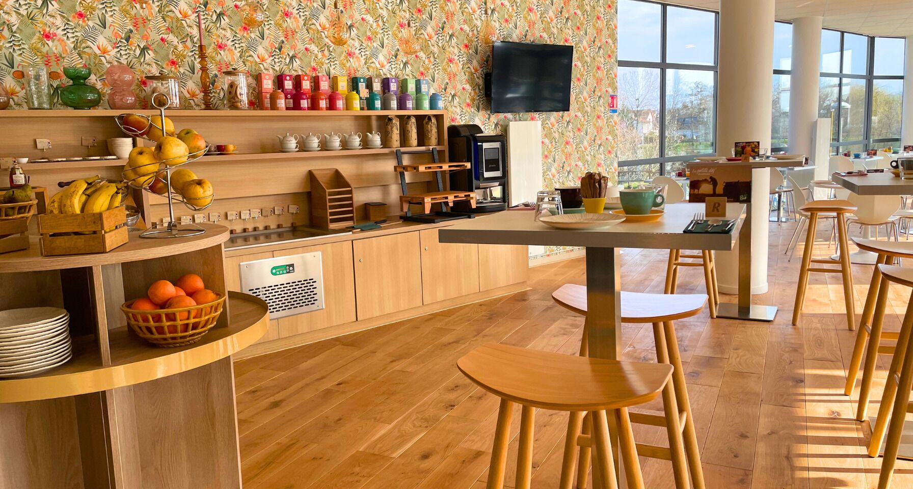 Daily buffet breakfast (EUR 17 per person)