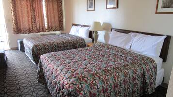 豪華客房, 2 張加大雙人床 | 遮光布/窗簾、免費無線上網、床單