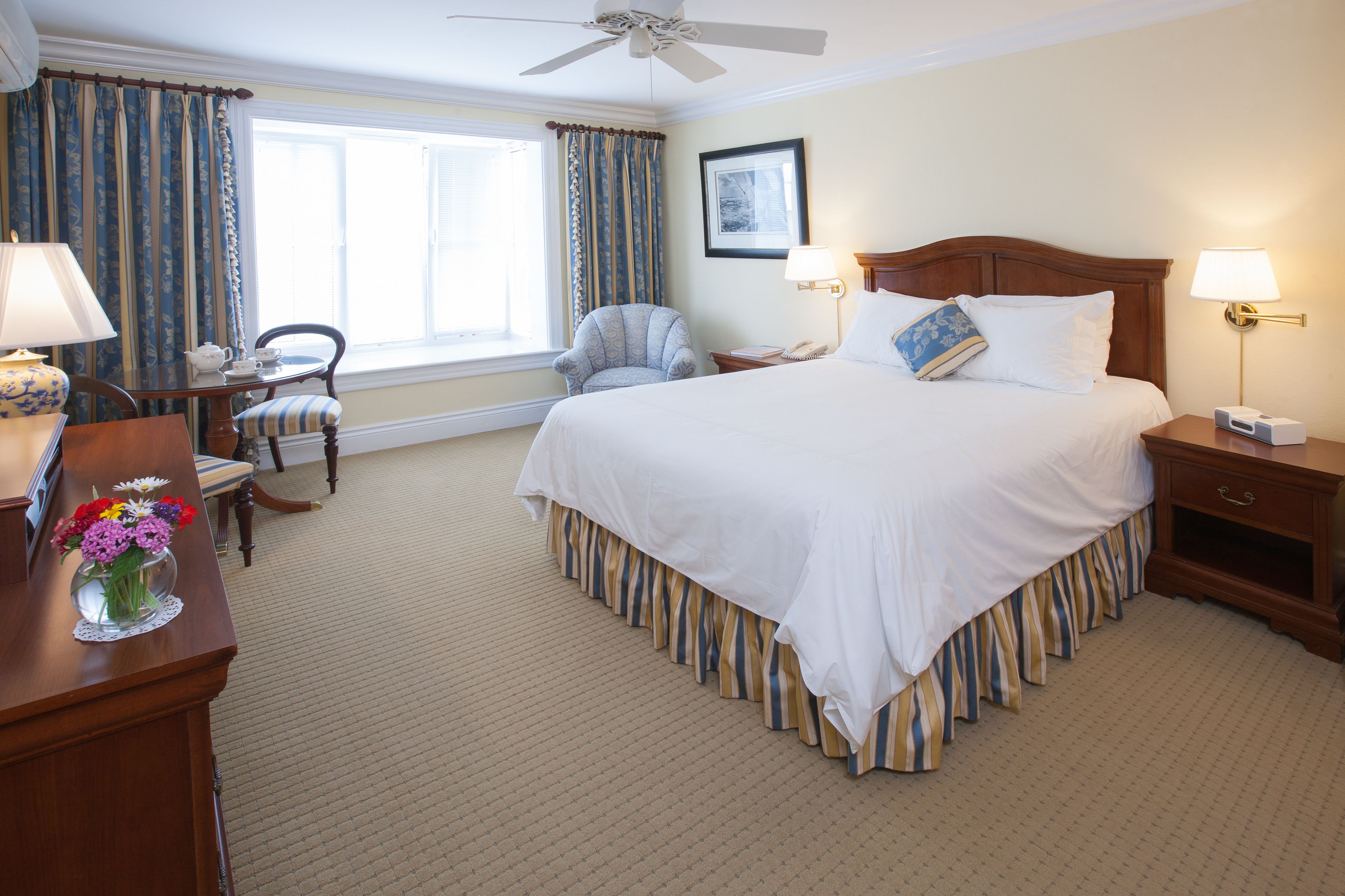 deluxe suite (mini) | premium bedding, in-room safe, individually decorated, desk