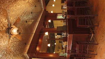 酒吧(店内)