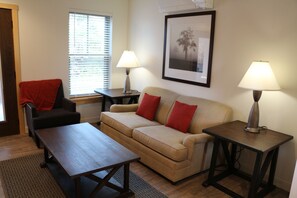 Family Cottage, 2 Queen Beds, Non Smoking, Patio | Living room | TV - Cedar Creek (New Haven)