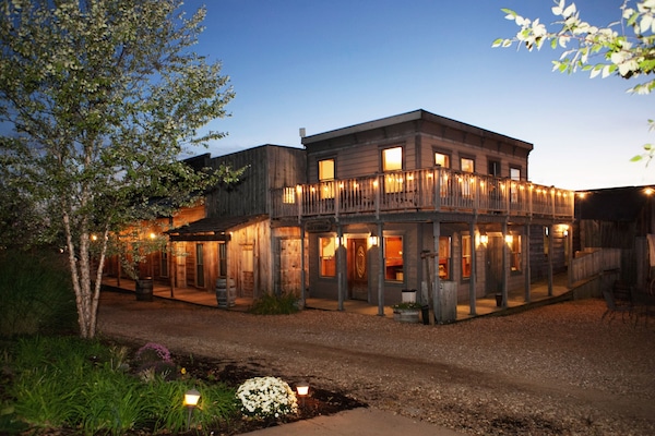 Facciata della struttura - sera/notte