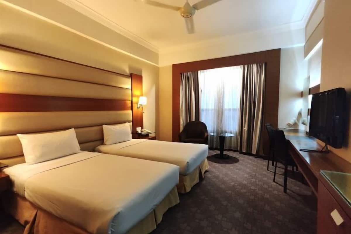 Desk, blackout drapes, iron/ironing board, free WiFi
