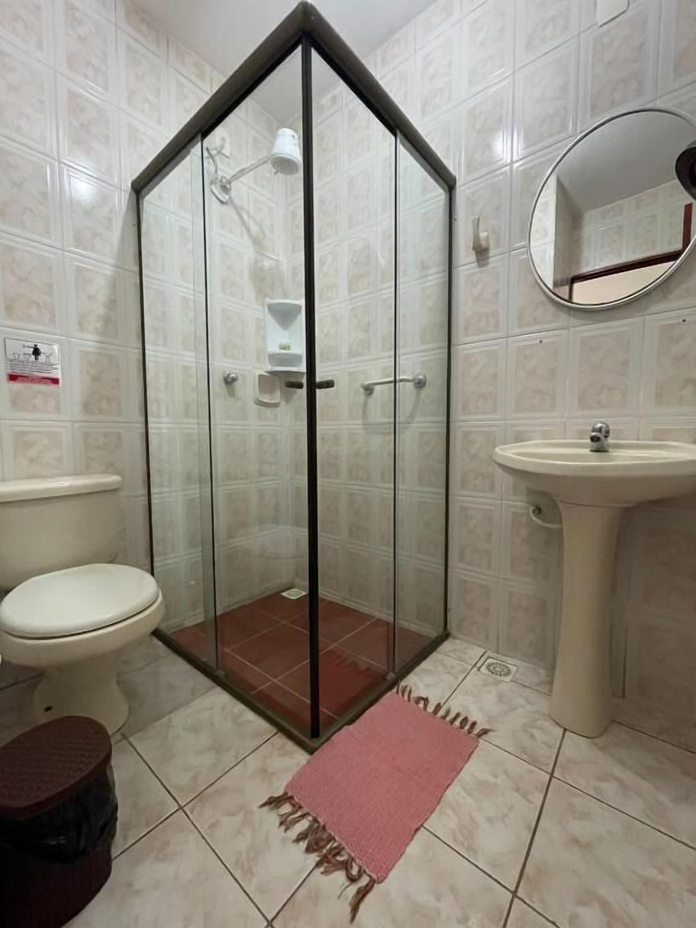 Ducha, bidé y toallas