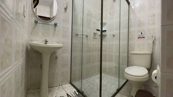 Minibar, kostenloses WLAN, Bettwäsche