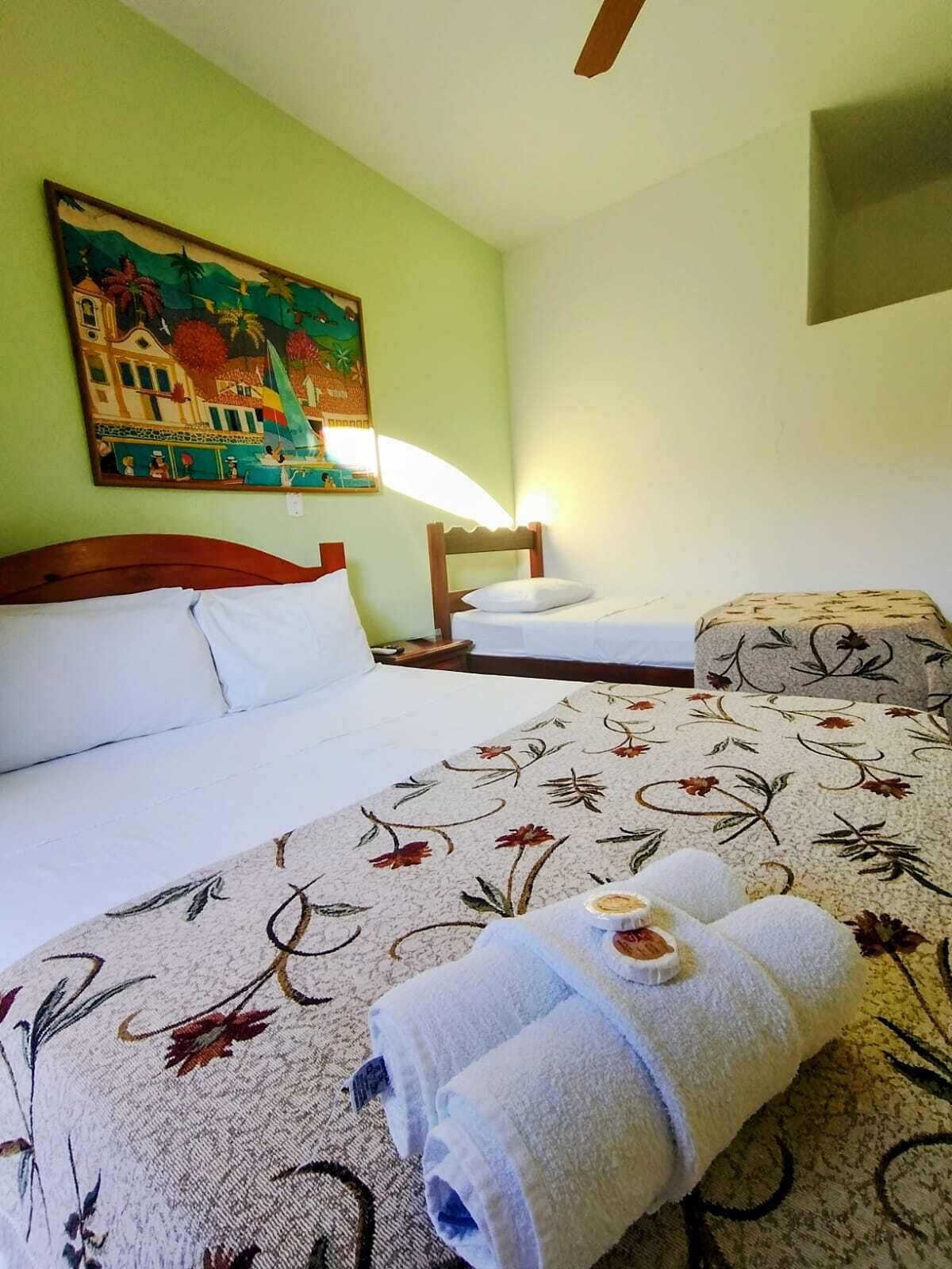 Minibar, free WiFi, bed sheets