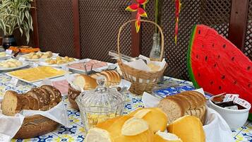 Tägliches inbegriffenes Frühstücksbuffet