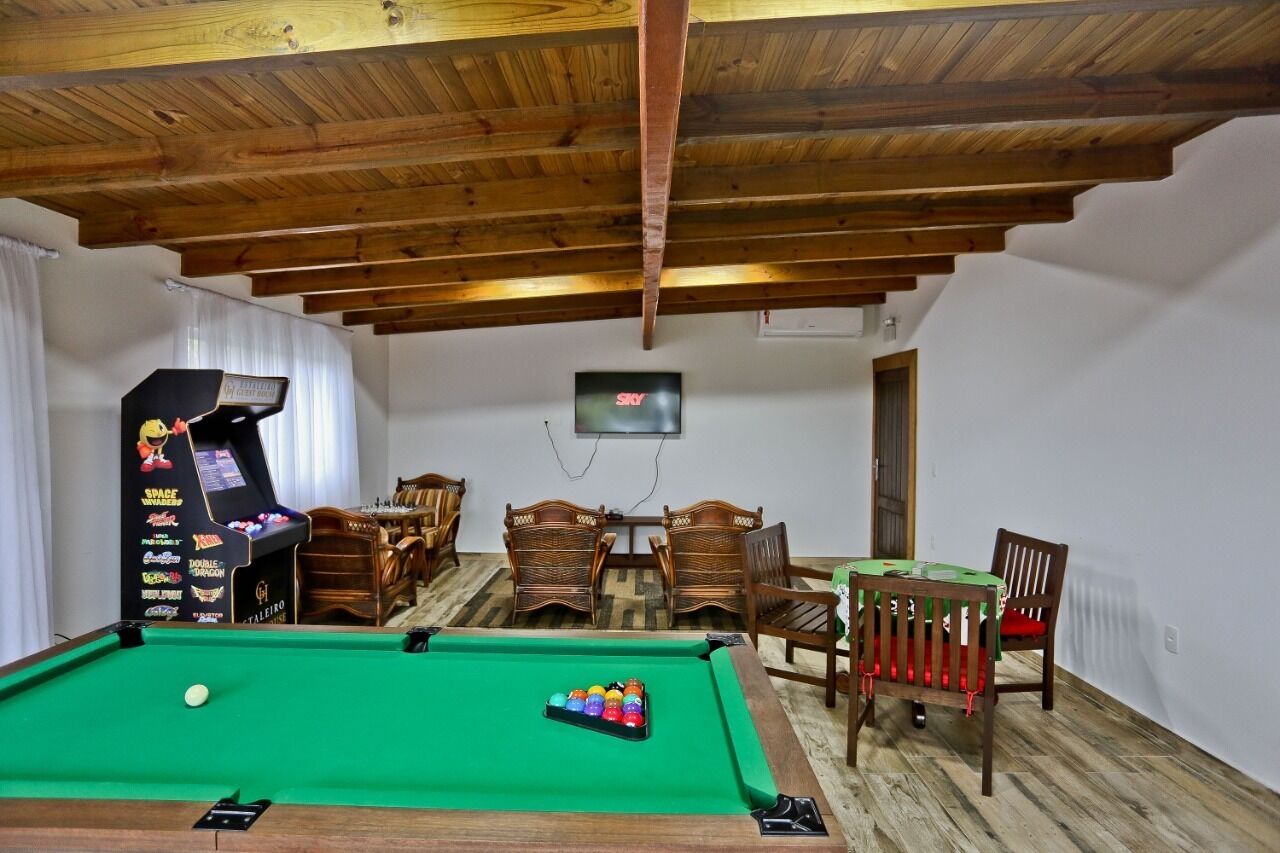 42-inch lcd tv with cable channels, tv, dvd player