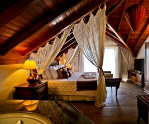 Svit (Master) | Egyptiska bomullslakan, duntäcken, bäddmadrasser och minibar