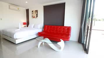 Family Room (3 persons) | Premium bedding, individually decorated, blackout drapes, free WiFi