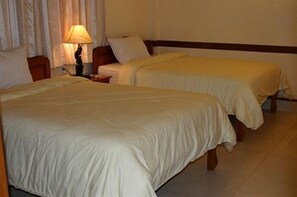 Caja de seguridad en la habitación, wifi gratis y ropa de cama